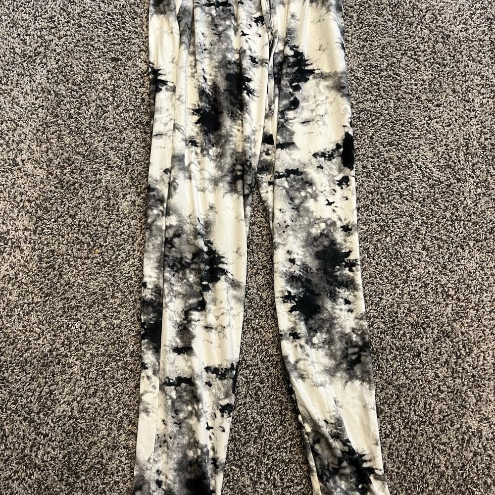 Black and White Tie-Dye joggers super soft - Picture 1 of 3
